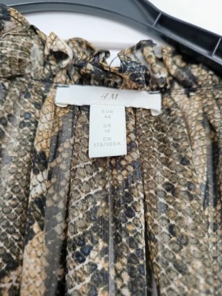 Camisa H&M gasa estampado serpiente