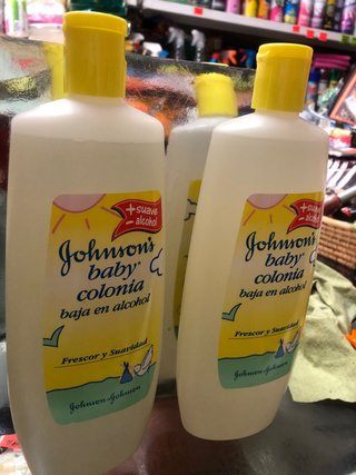 2 Colonia : Johnson's Baby amarilla