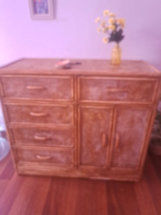 Muebles de comedor y cómoda