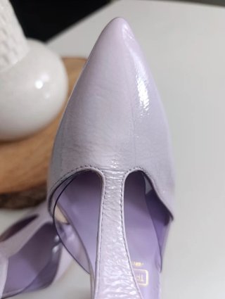 Zapatos de tacón morados T-Strap