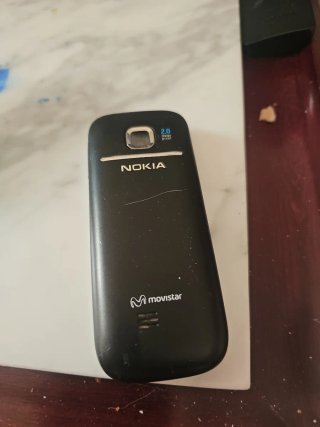 Lote 3 Móviles Nokia y Sony Ericsson. Sin bateria