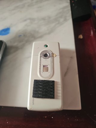 Lote 3 Móviles Nokia y Sony Ericsson. Sin bateria