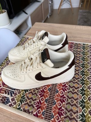 Nike Air Force 1 '07 Beige y Marrón
