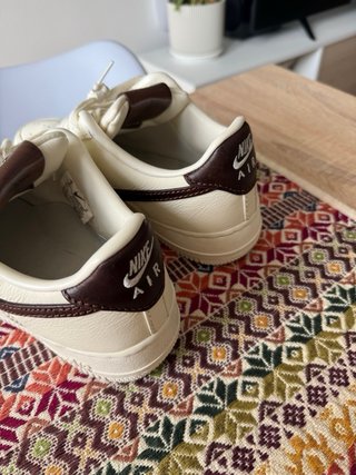 Nike Air Force 1 '07 Beige y Marrón