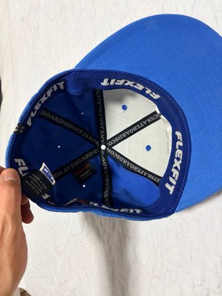 Gorra de la marca DIJART en color azul.o