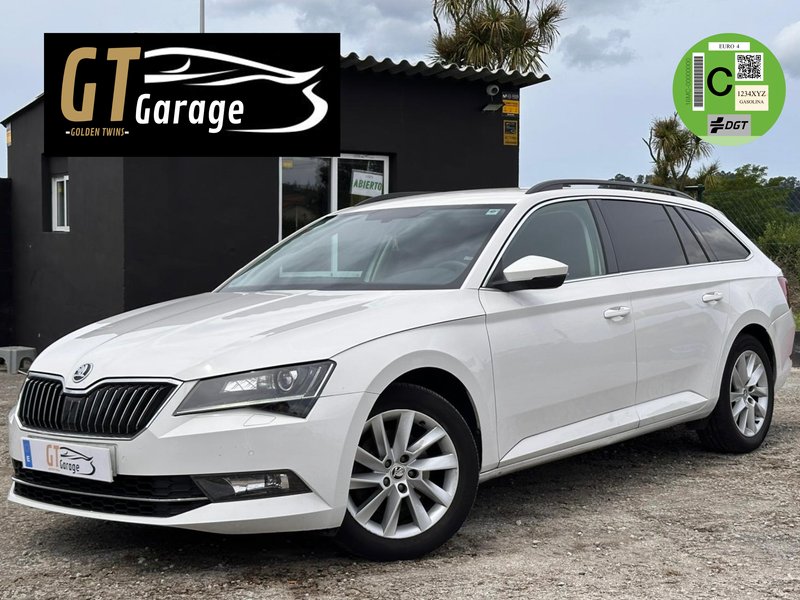 SKODA SUPERB 2019 - foto 1