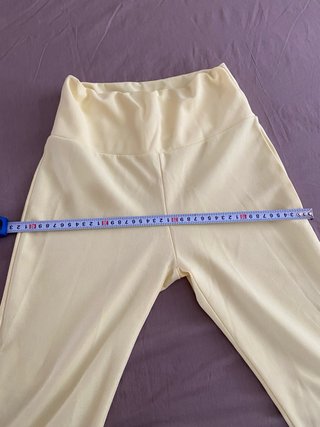 Mallas amarillas de cintura alta