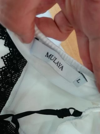 Camiseta lencera raso crema encaje negro talla L