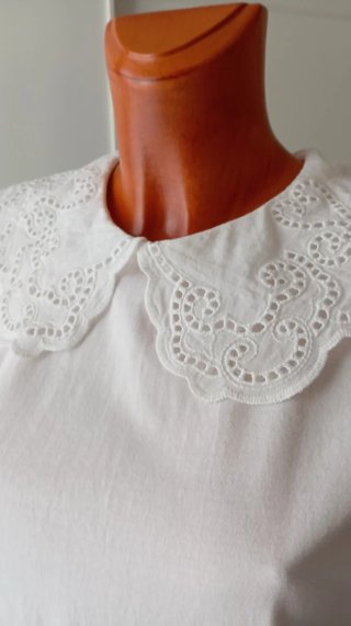 Camiseta Mango Blanca Cuello Peter Pan.