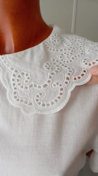 Camiseta Mango Blanca Cuello Peter Pan.