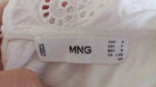 Camiseta Mango Blanca Cuello Peter Pan.