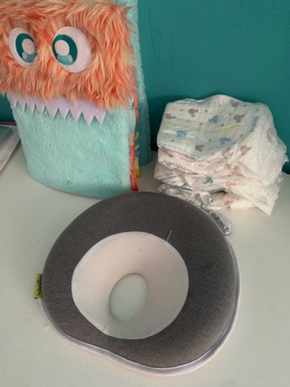 Lote bebé: almohada , pañales y libro de peluche