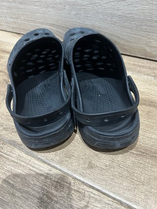 Crocs Talla 41 Negros