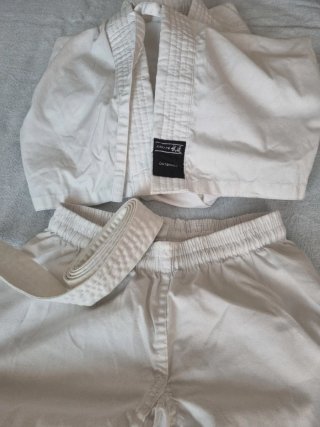 Kimono Karate Outshock Blanco Talla 150