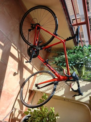 Bicicleta Trek de carretera roja