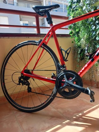 Bicicleta Trek de carretera roja