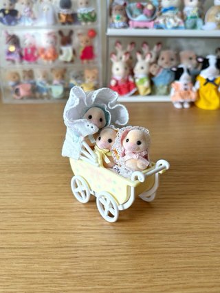 Sylvanian Families Bebés con Cochecito