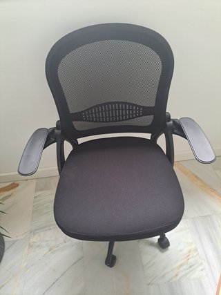 Silla de oficina ergonómica negra