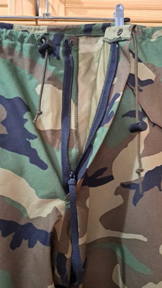 Pantalón militar impermeable camuflaje