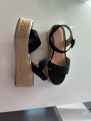 Sandalias esparto negras y beige