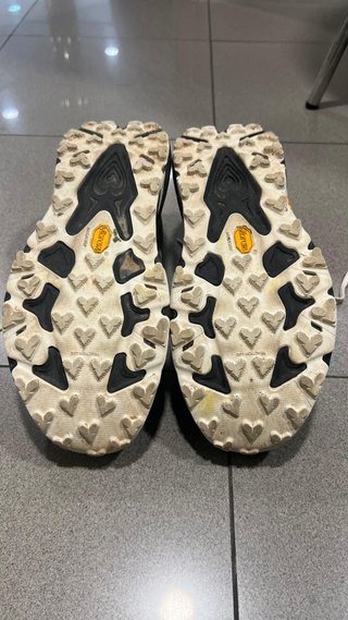 Hoka Speedgoat 7 - Talla errónea