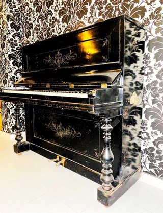 Piano antiguo A. Mayer