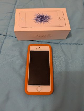 iPhone SE Arancione e Bianco
