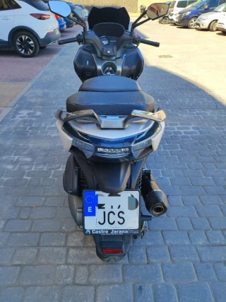 Cambio o vendo Kymco Xciting 400i leovince