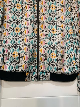 Chaqueta Stradivarius Estampada Talla L