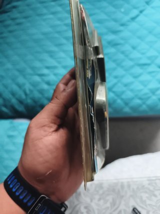 Mando DVD Hais para PS2 Caja por un lado esta rota