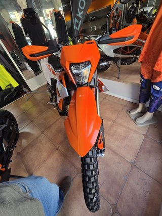 KTM 690 Enduro R Naranja/Blanca