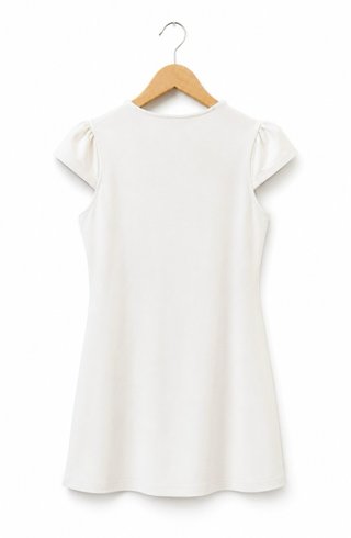 Vestido blanco con detalles negros estilo Verezzo