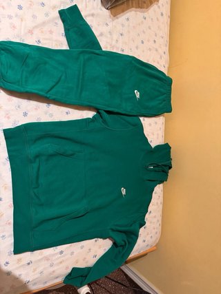 Conjunto deportivo Nike gris
