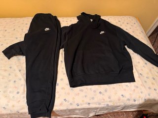 Conjunto deportivo Nike gris