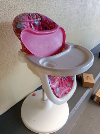 Trona infantil rosa con estampado floral TUC TUC