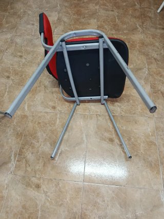 2 Sillas de Oficina Rojas y Grises