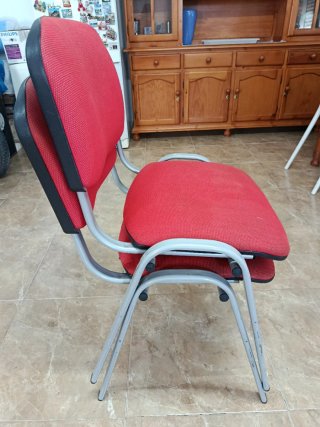 2 Sillas de Oficina Rojas y Grises
