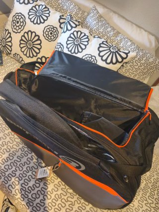 Paletero Bullpadel Advance Negro y Gris