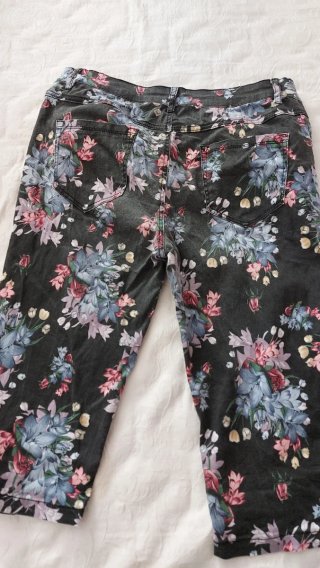 Bermuda donna Miss Good fantasia floreale tg 50