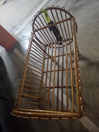 Cuna de mimbre artesanal