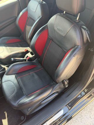 Peugeot 208 GTI 2013