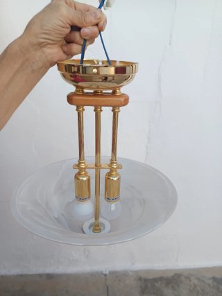 Lámpara de techo elegante dorada y blanca