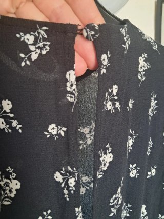 Vestido New Look floral negro talla XS