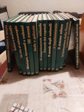 Enciclopedia 42 volumetti anni 1976-1977