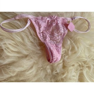 Conjunto sujetador y tanga encaje rosa