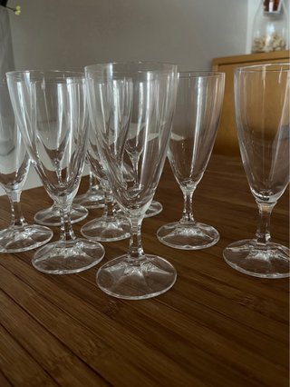 Copas de champán de cristal.