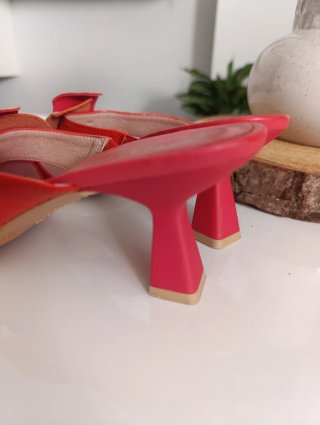 Sandalia Hispanitas Mule Flor Roja Talla 38