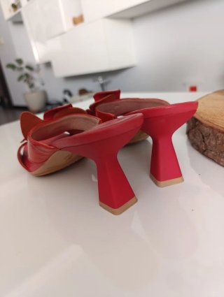 Sandalia Hispanitas Mule Flor Roja Talla 38