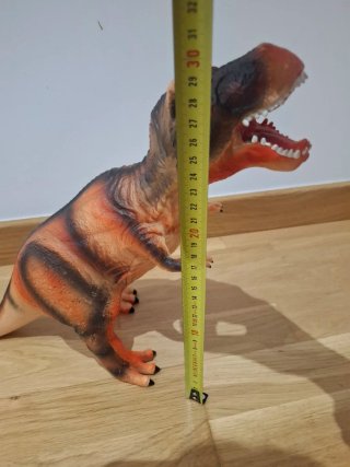 Lote 3 figure: 1 Drago e 2 T-Rex (1 con suono)