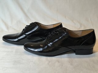 Zapatos Oxford charol COX T.41